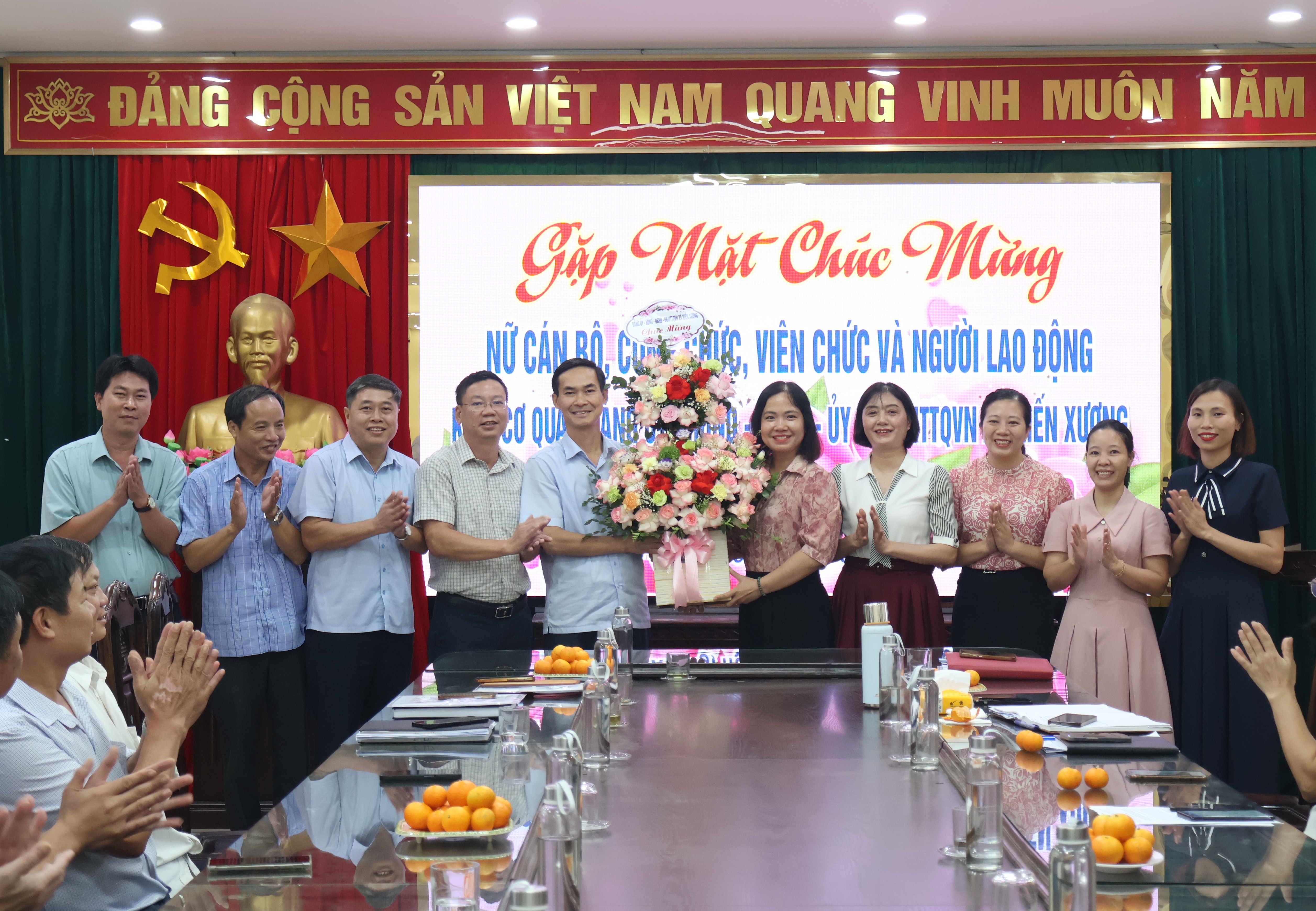 Xã Kiến Xương gặp mặt nữ cán bộ, công chức, viên chức, người lao động nhân Ngày Phụ nữ Việt Nam 20/10